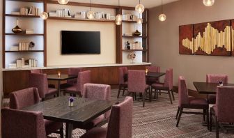 Dining room at Crowne Plaza Dallas Market Ctr - Love Field.