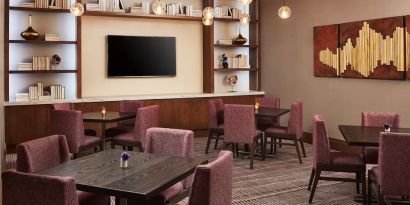 Dining room at Crowne Plaza Dallas Market Ctr - Love Field.