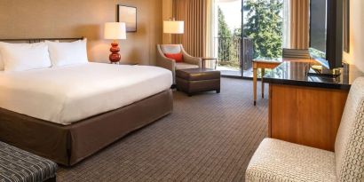 King room with TV at DoubleTree By Hilton Seattle Airport.