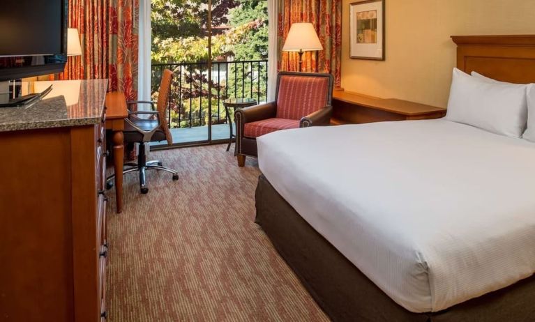 King room with TV at DoubleTree By Hilton Seattle Airport.