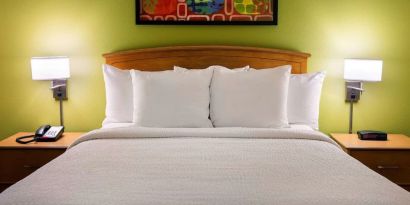 King pool at Sonesta Simply Suites Phoenix Scottsdale.