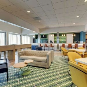 Lobby workspace at Sonesta Select Scottsdale At Mayo Clinic Campus.