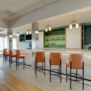 Hotel bar with lounge seating at Sonesta Select Scottsdale At Mayo Clinic Campus.