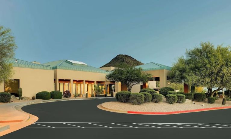 Exterior view of Sonesta Select Scottsdale At Mayo Clinic Campus.