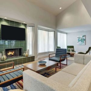 Lobby lounge with fireplace at Sonesta Select Scottsdale At Mayo Clinic Campus.