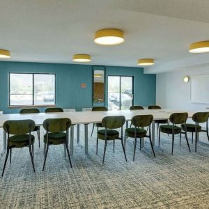 Professional meeting room at Sonesta Select Scottsdale At Mayo Clinic Campus.