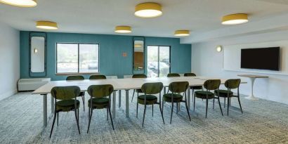 Professional meeting room at Sonesta Select Scottsdale At Mayo Clinic Campus.
