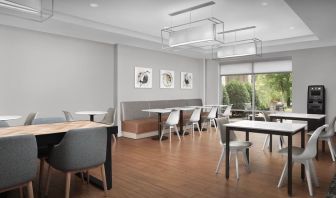 Dining area perfect for coworking at TownePlace Suites Franklin Cool Springs.