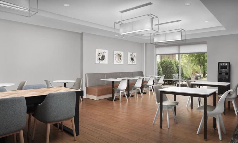 Dining area perfect for coworking at TownePlace Suites Franklin Cool Springs.