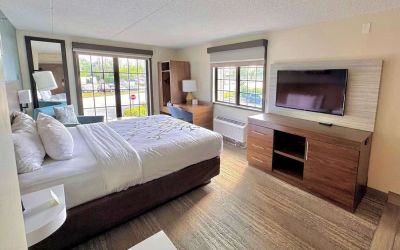 Day use room with workspace at Sleep Inn Oakbrook Terrace.