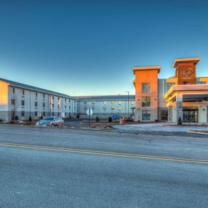 Exterior and parking area at Sleep Inn Oakbrook Terrace.