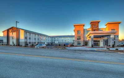 Exterior and parking area at Sleep Inn Oakbrook Terrace.