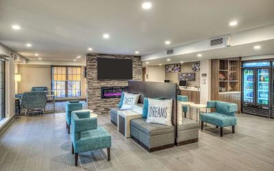 Lobby lounge at Sleep Inn Oakbrook Terrace.