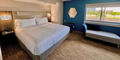 Day use room at Holiday Inn Express Chicago - Downers Grove.