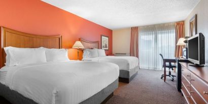 Day use twin room with work desk at Holiday Inn Express Chicago - Downers Grove..