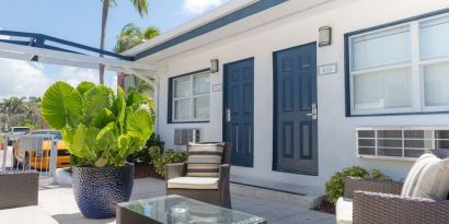 Outdoor seating at Hollywood Beach Suites, A South Beach Group Hotel.