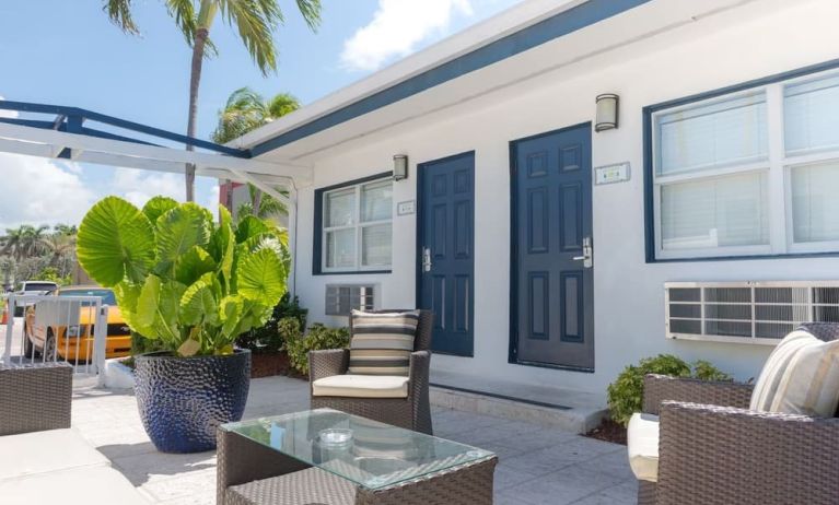 Outdoor seating at Hollywood Beach Suites, A South Beach Group Hotel.