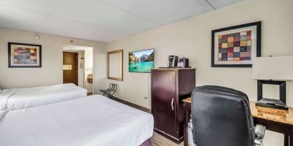 Day use twin room with work desk at Radisson Hotel Schaumburg.