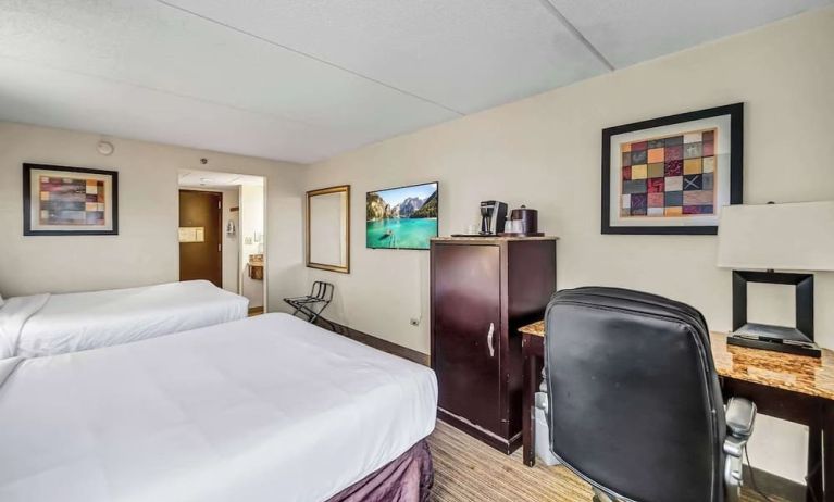 Day use twin room with work desk at Radisson Hotel Schaumburg.
