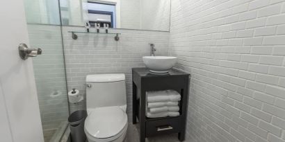 Private guest bathroom at Catalina Hotel & Beach Club.