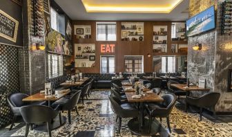 On-site restaurant at Hotel Croydon.