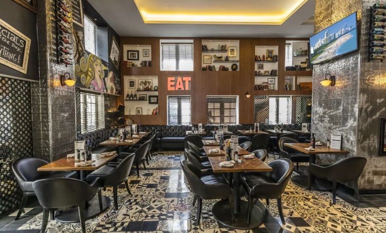 On-site restaurant at Hotel Croydon.