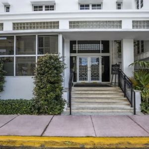 Entrance at Hotel Croydon.