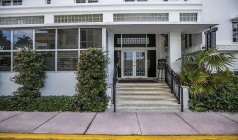 Entrance at Hotel Croydon.
