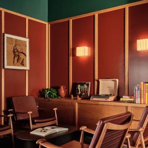 Lounge area perfect for coworking at Romer Hell's Kitchen.