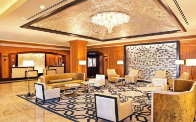 Lobby lounge area at Hilton Short Hills.