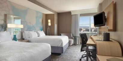 Day use twin room with work desk at Sonesta Emeryville Oakland.