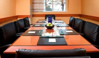 Professional meeting room at Sonesta Emeryville Oakland.