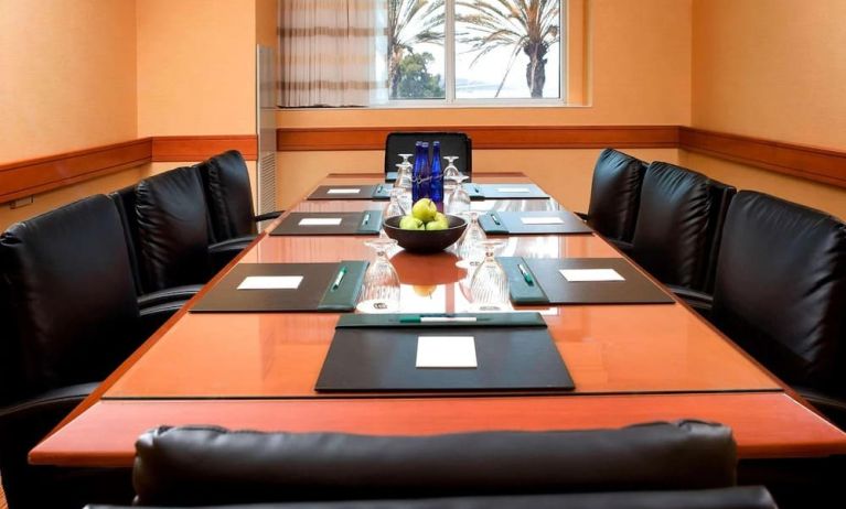 Professional meeting room at Sonesta Emeryville Oakland.