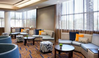 Lobby lounge and workspace at Sonesta Emeryville Oakland.