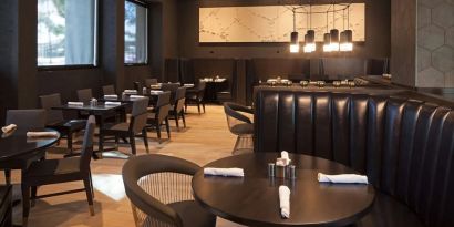 Dining area at H Hotel Los Angeles, Curio Collection By Hilton.