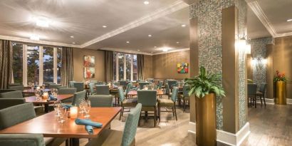 On-site restaurant at Hilton Baton Rouge Capitol Center.