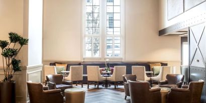 Comfortable seating at Hilton Baton Rouge Capitol Center.