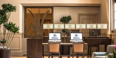 Lobby workspace at Hilton Baton Rouge Capitol Center.