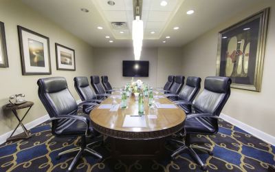 Professional meeting room at Hilton Baton Rouge Capitol Center.