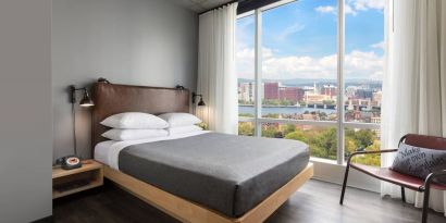 Day use room with natural light at Moxy Boston Downtown.
