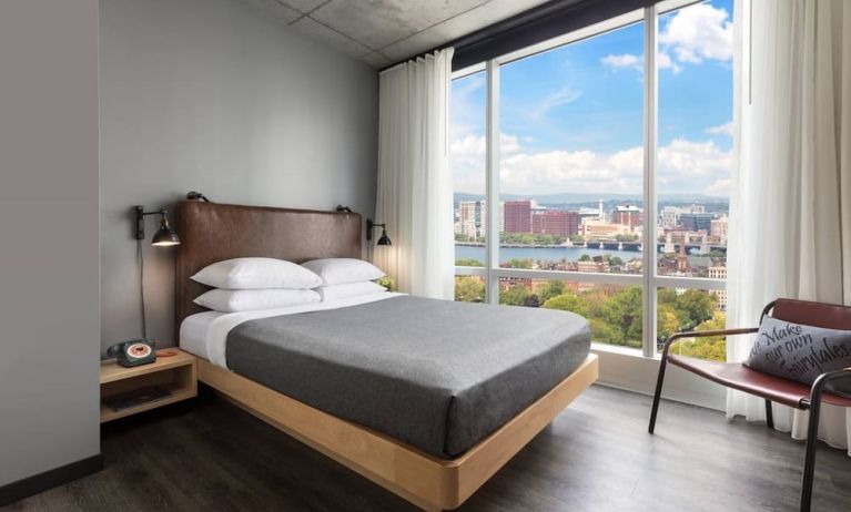 Day use room with natural light at Moxy Boston Downtown.