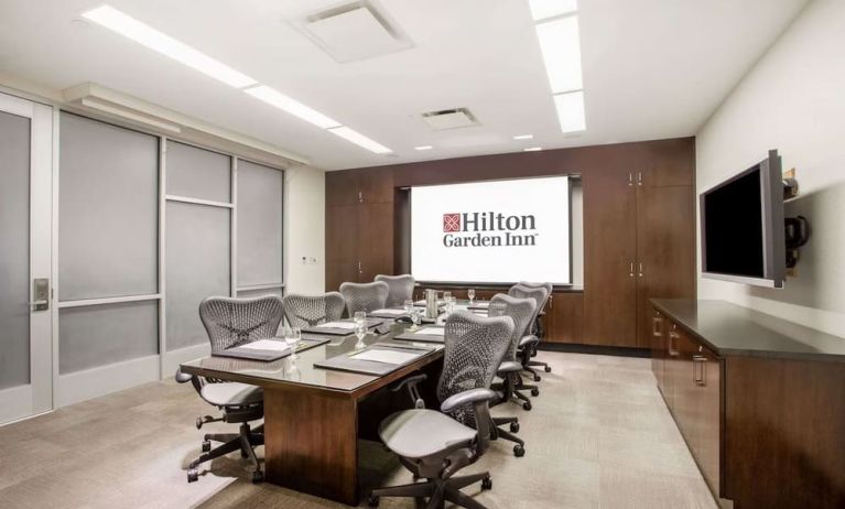 Professional meeting room at Hilton Garden Inn New York/West 35th Street.
