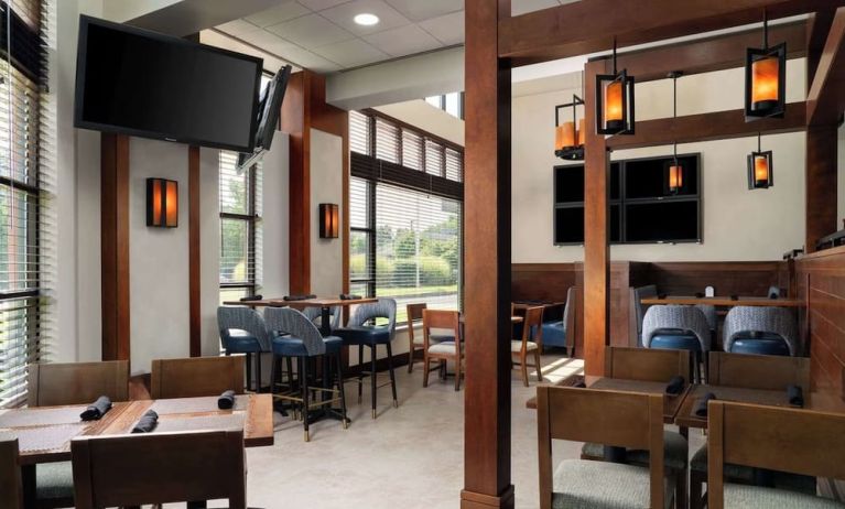 Dining area at DoubleTree By Hilton Hartford - Bradley Airport.