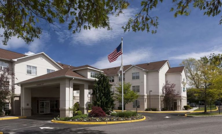 Entrance at Homewood Suites By Hilton Newark-Cranford.