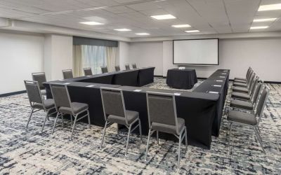 Meeting room at Homewood Suites By Hilton Miami Airport-Blue Lagoon.