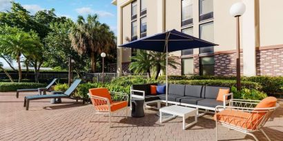 Courtyard perfect for coworking at Hampton Inn Ft. Lauderdale-Cypress Creek.
