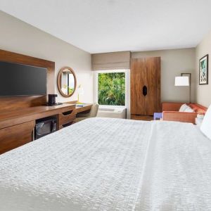 Day use room with work desk and natural light at Hampton Inn Ft. Lauderdale-Cypress Creek.