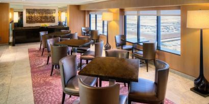 One of the 4 restaurants perfect for coworking  at Hilton Los Angeles Airport.