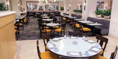 Breakfast area perfect for coworking at Hilton Los Angeles Airport.
