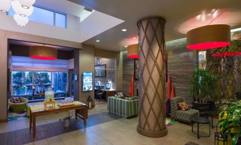Lobby seating at Hilton Garden Inn New York/Manhattan-Midtown East.